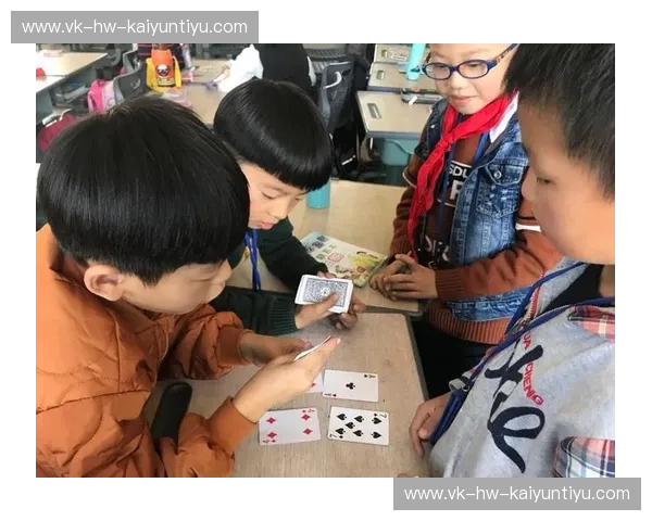 绿茵巅峰对决:足球比分90vs足球比分百度,谁才是你指尖的“最强大脑”? 绿茵巅峰对决:足球比分90vs足球比分百度,谁才是你指尖的“最强大脑”?